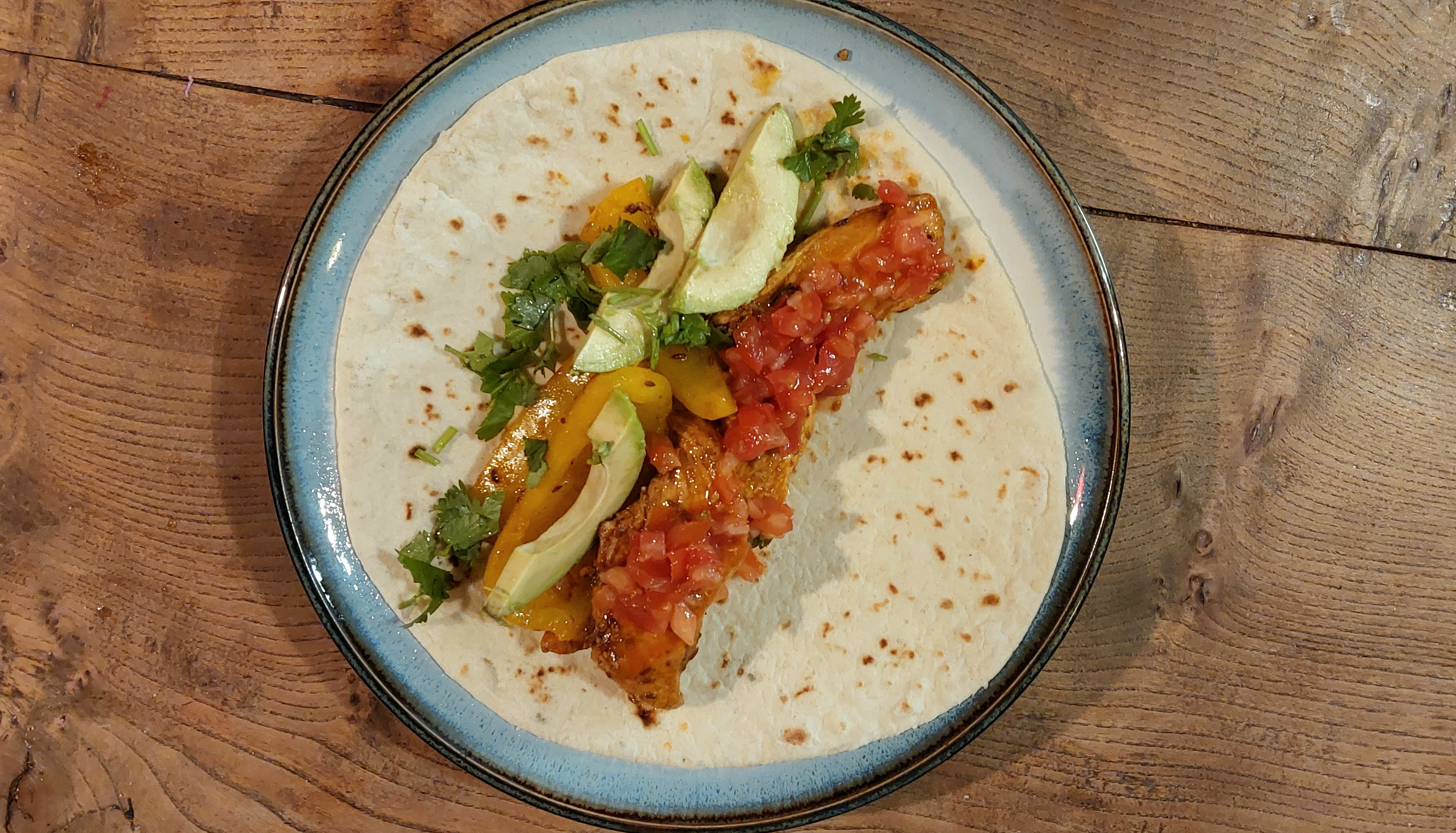 Chicken Fajita Flatbreads with Avocado